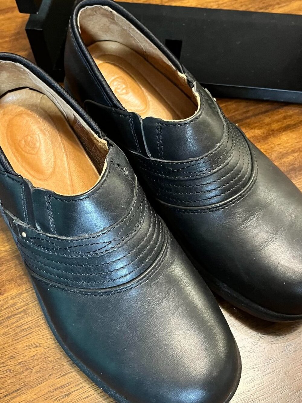 Size 8B-Ariat Women's Black Leather Steel Toe Slip & Oil Resistant Safety Clogs